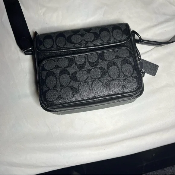 (AUTHENTIC) Black Coach Crossbody Bag great condition - Picture 1 of 5